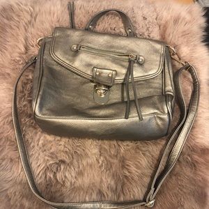 La diva cross body metallic bag new!